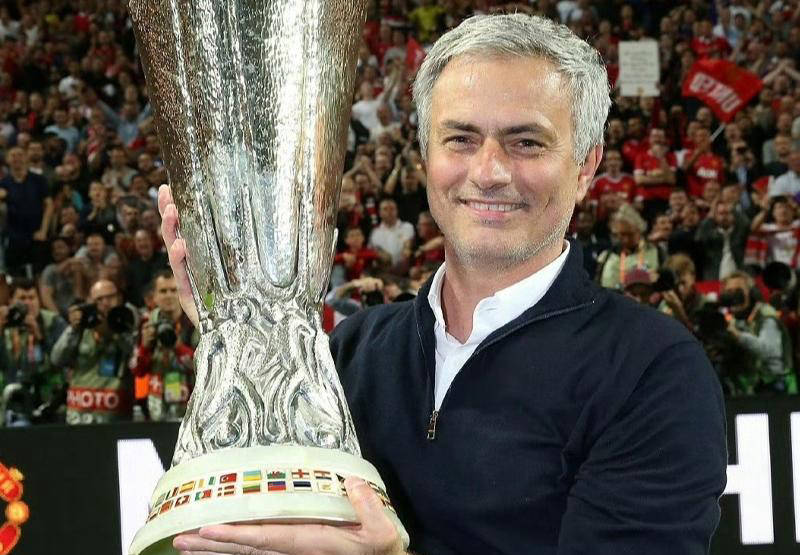 阿贾克斯斩获联赛杯冠军，全队欣喜若狂(阿贾克斯冠军次数)